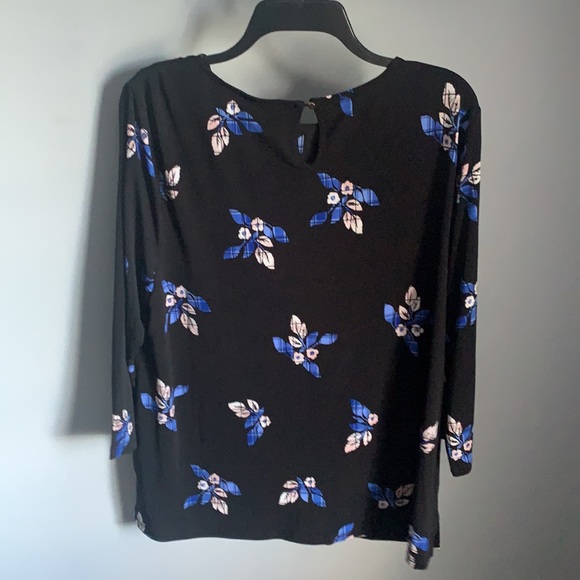 NWT Charter Club Ladies Black & Blue Floral Top - Picture 3 of 3